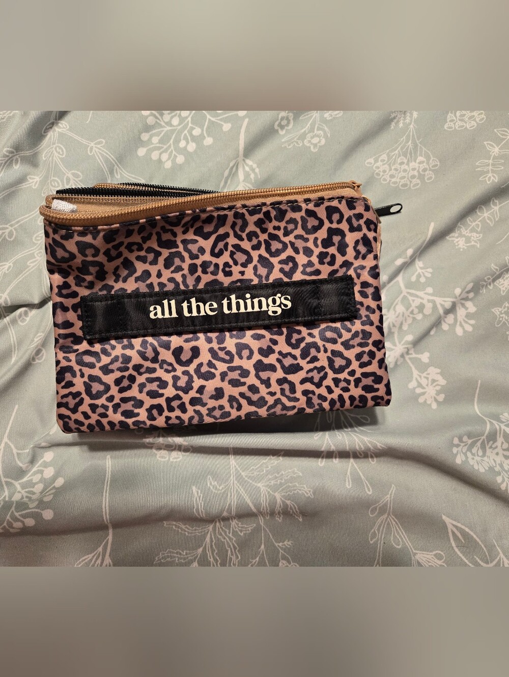 Jadelynn Brooke Traditional Cheetah Print Expandable Organizer